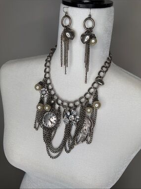 Vintage-Inspired Silver Statement Necklace & Earrings Set with Pearls